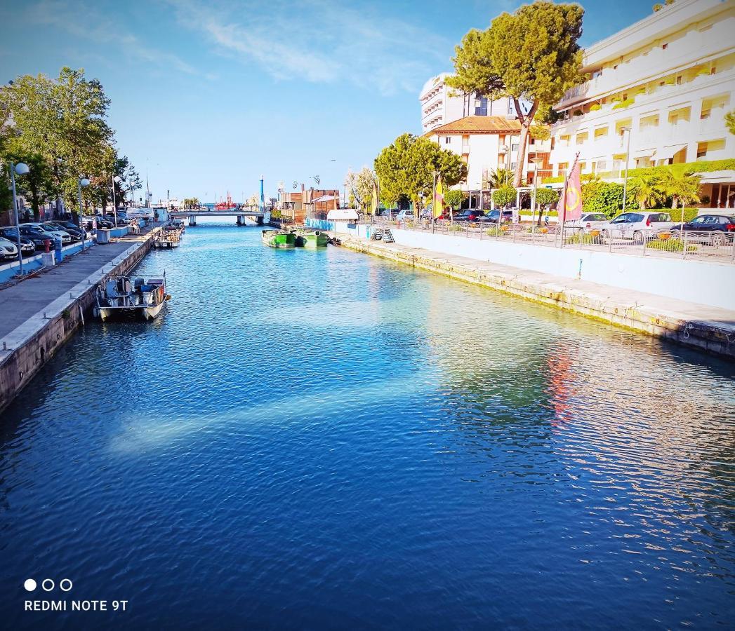 Hotel Garisenda B&B - In Centro A Riccione - Bagian luar foto