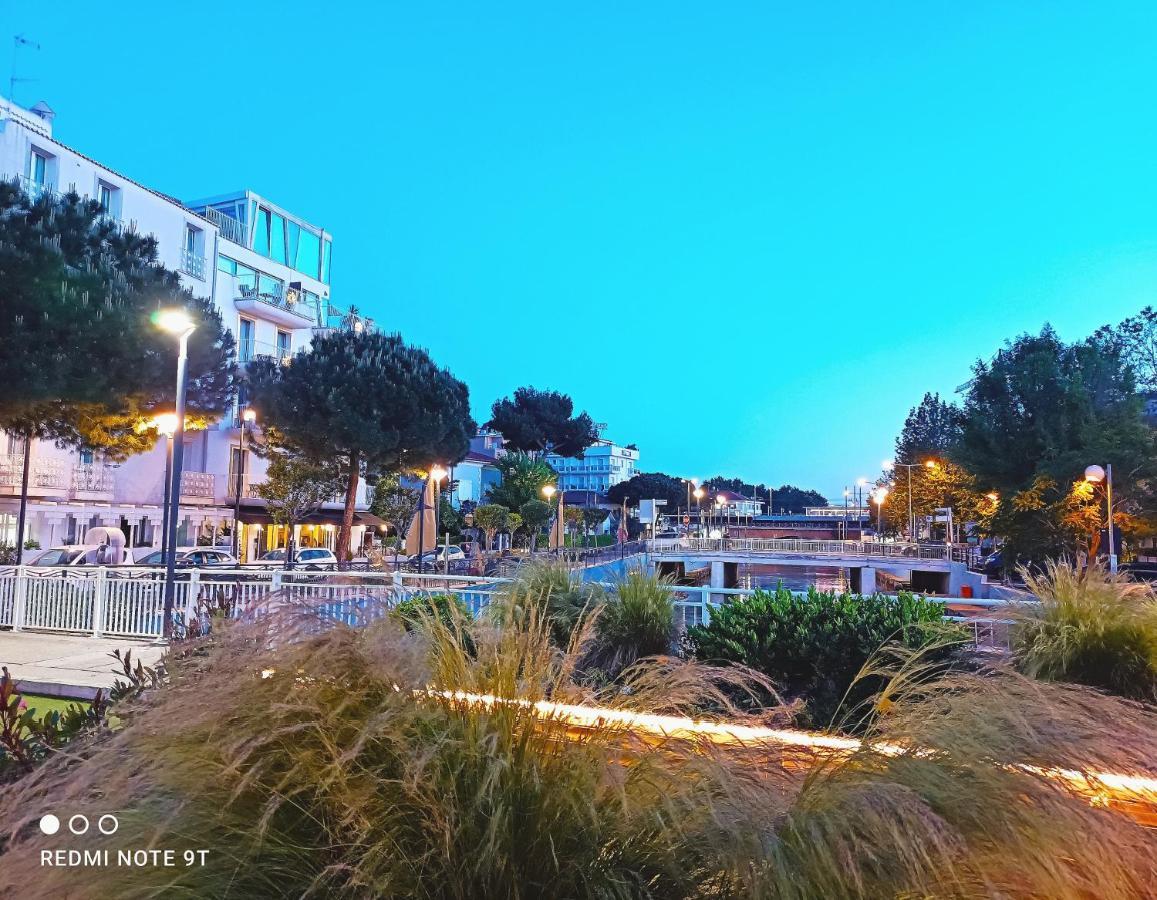 Hotel Garisenda B&B - In Centro A Riccione - Bagian luar foto