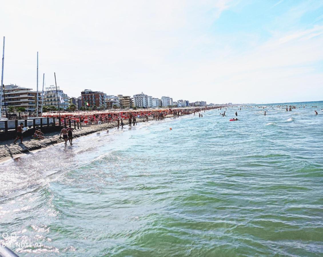 Hotel Garisenda B&B - In Centro A Riccione - Bagian luar foto