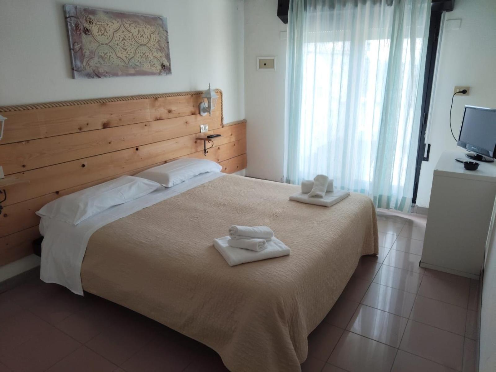 Hotel Garisenda B&B - In Centro A Riccione - Bagian luar foto